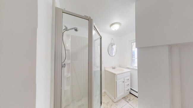 Building Photo - 13 Tuckerman St