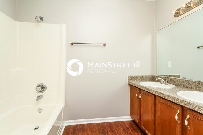 Building Photo - 3 Bedroom Pet-Friendly Home in La Vergne, TN with Main Street Renewal