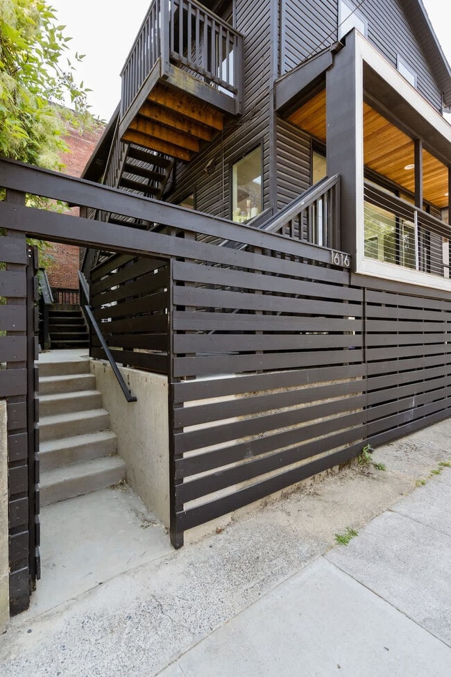Building Photo - 1616 NW Northrup St