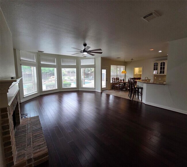 Building Photo - 8213 Endeavor Cir