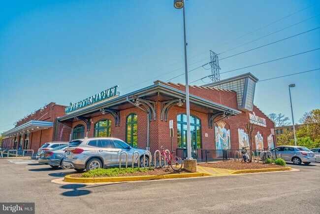 Building Photo - 8332 Hilltop Ave