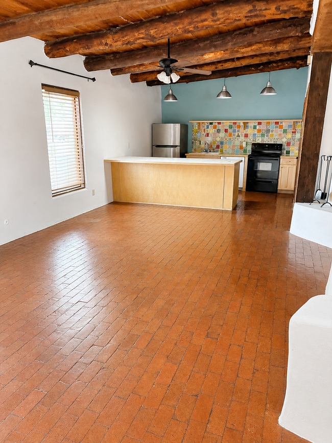 Building Photo - 3939 Rio Grande Blvd NW