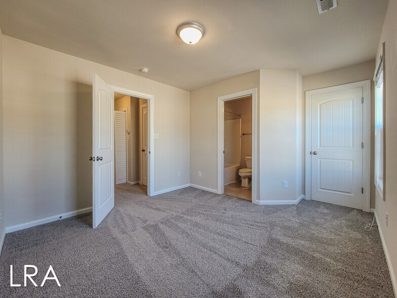 Building Photo - 127 Beacon Woods Drive