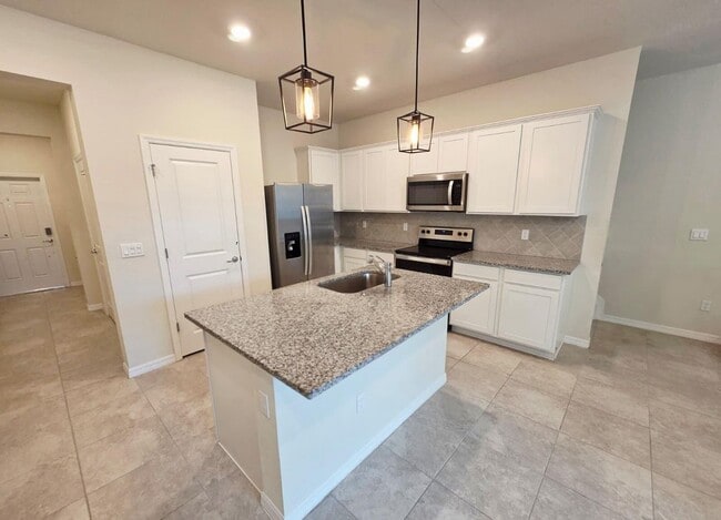 Building Photo - 3213 Watercress Dr
