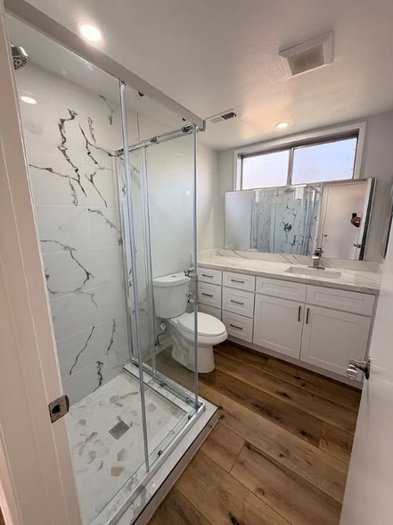 Building Photo - 5373 Cumberland Dr