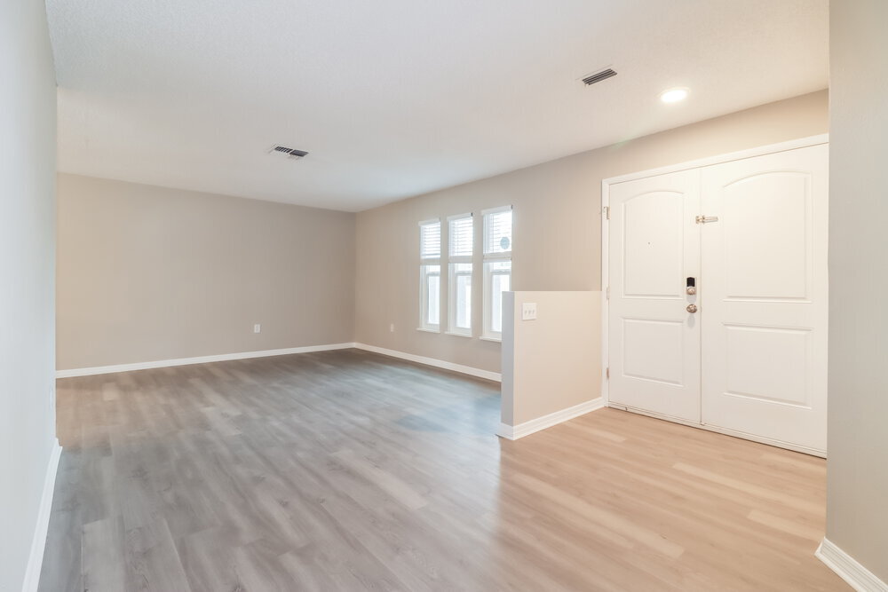 Building Photo - 12909 Walnut Tree Ln