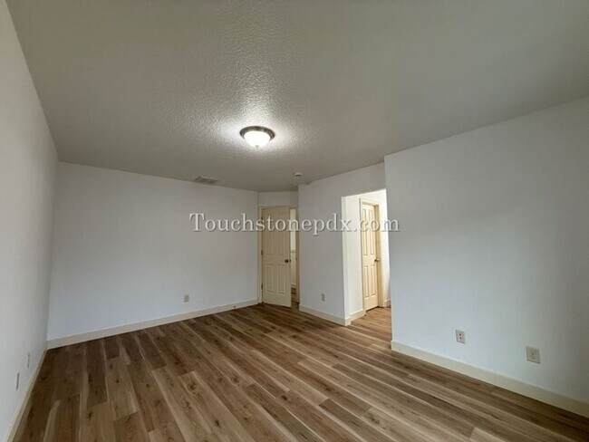 Building Photo - 16316 SE Scoria Ln