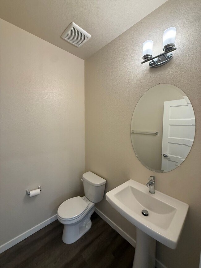 Building Photo - 2 bed | 2.5 bath | 1238 SF | 1 Car Garage | Two Story | Tenant pays $175 monthly for WS&G