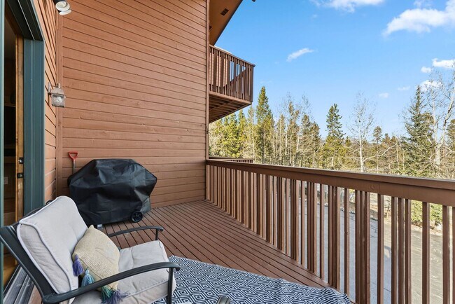 Building Photo - Breck 3-bedroom home with views! 12 month lease!