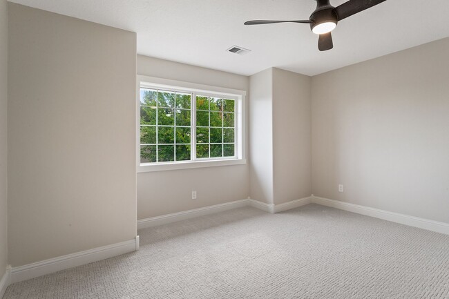 Building Photo - Remodeled 5 Bedroom House in Beaverton!