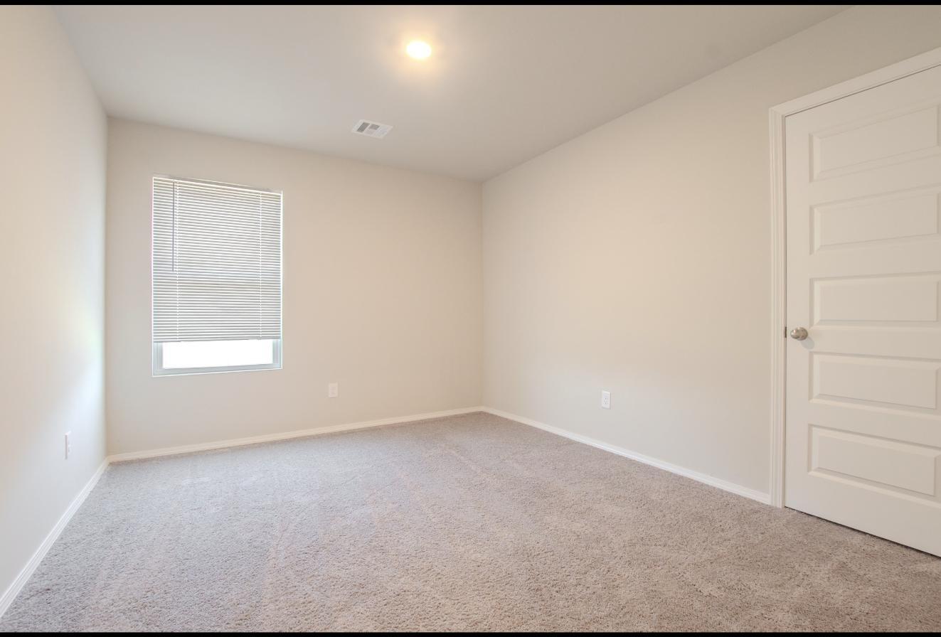 Building Photo - 755 Foxtail Dr