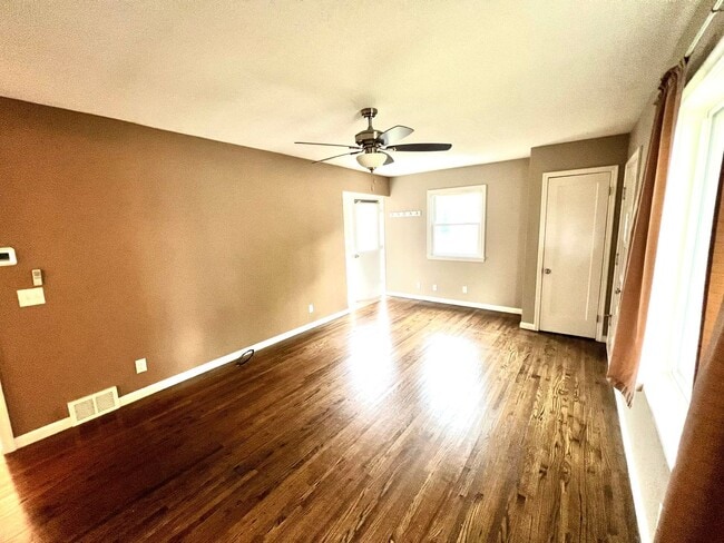 Building Photo - Single-Family Home Minutes from Saint Mary's!
