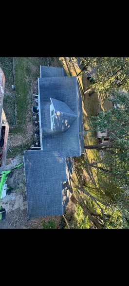 Building Photo - 1102 Kenwood St