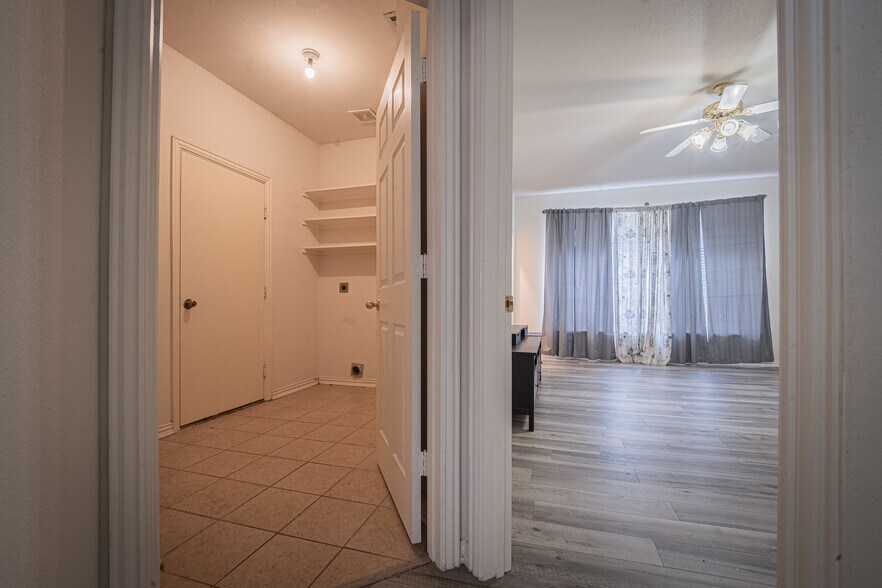 Building Photo - 4522 Oak Shores Dr