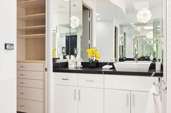 Building Photo - 49430 Montana Way