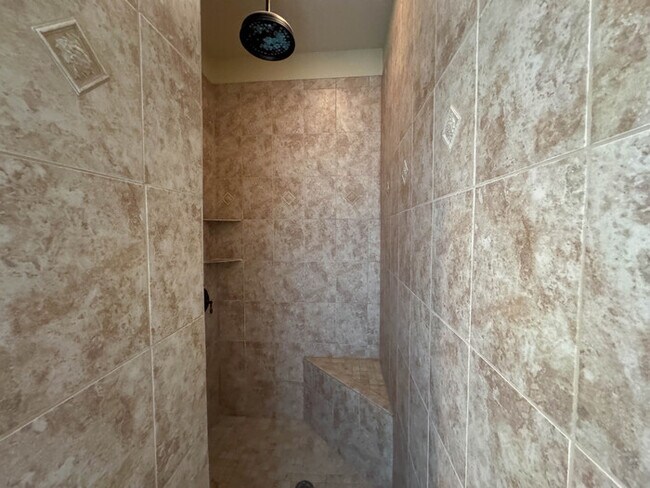 Building Photo - 1559 E Blackjack Rd E