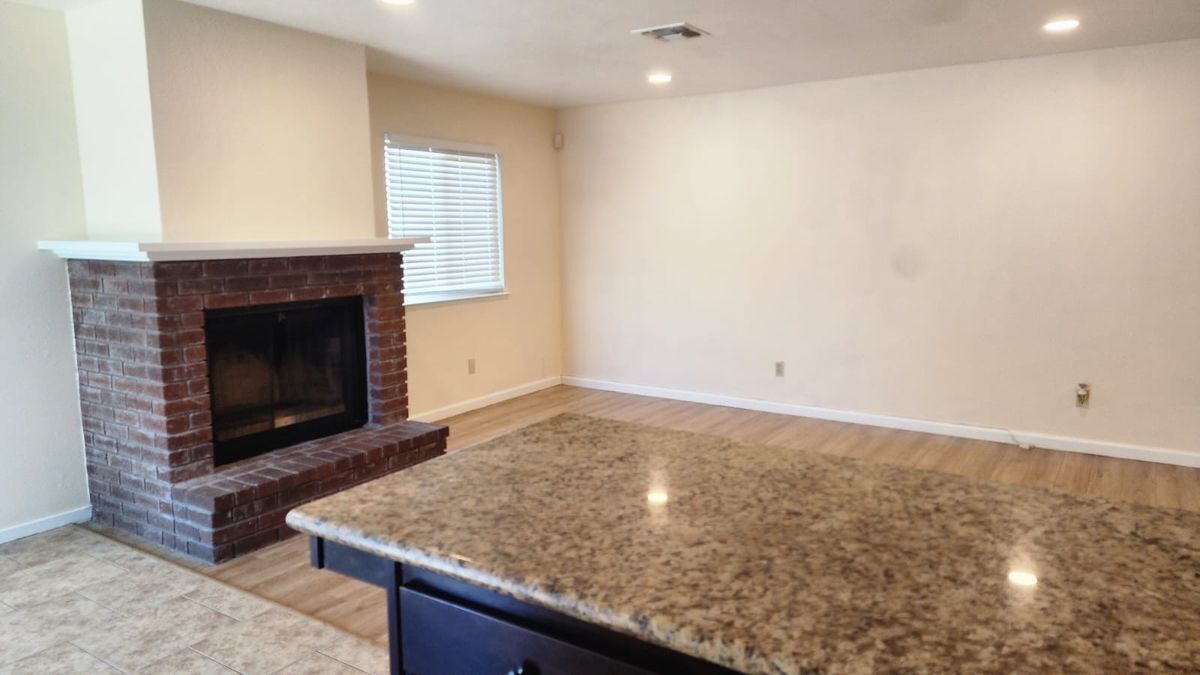 Building Photo - 1385 Wimbledon Ct