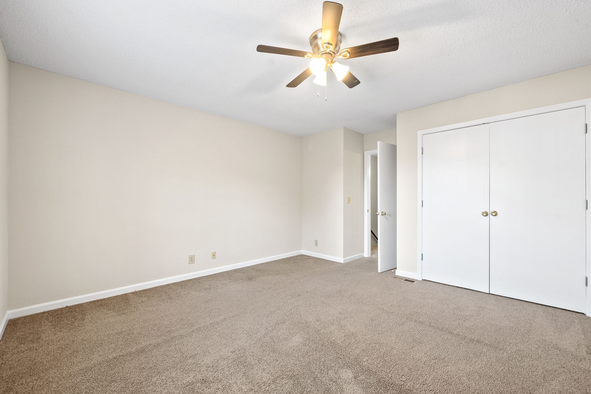 Building Photo - 2303 Raleigh Ct