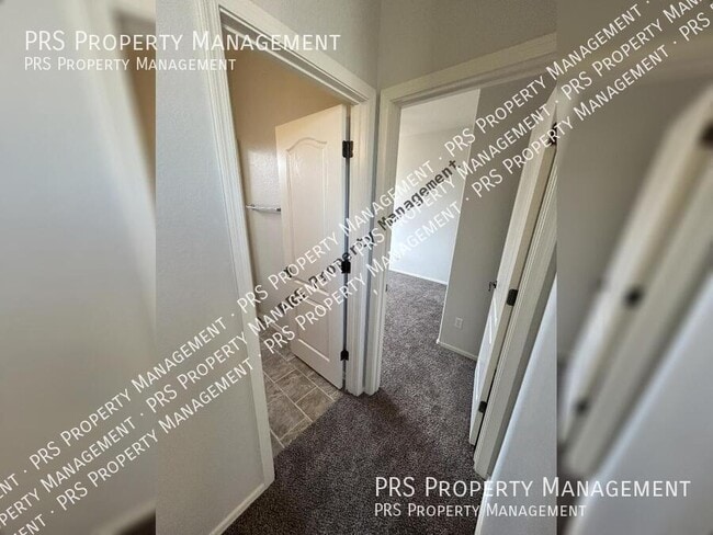 Building Photo - 3651 E Sundance Ave