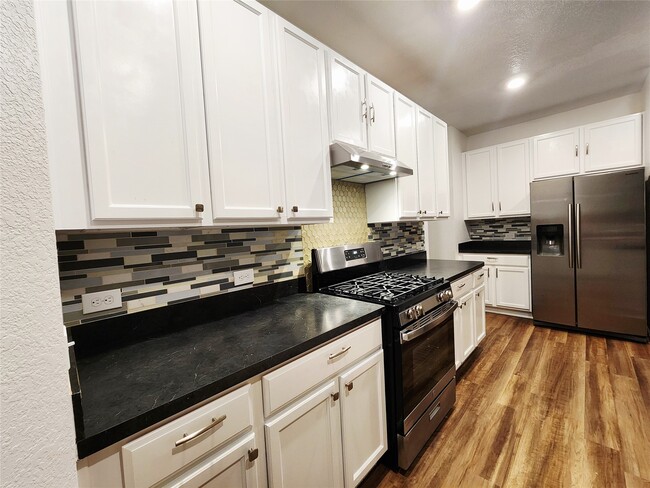 Building Photo - 2606 Oakwood Blf Trl