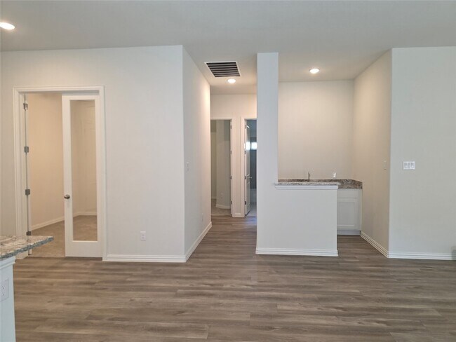 Building Photo - 2222 Vigilance Ct