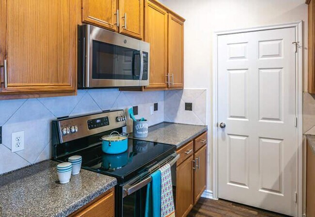 Building Photo - 1 bedroom in Conroe TX 77384