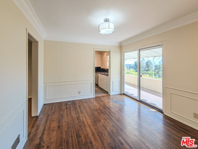 Building Photo - 8967 St Ives Dr