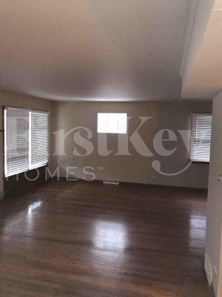 Building Photo - 2027 Vardon Ln