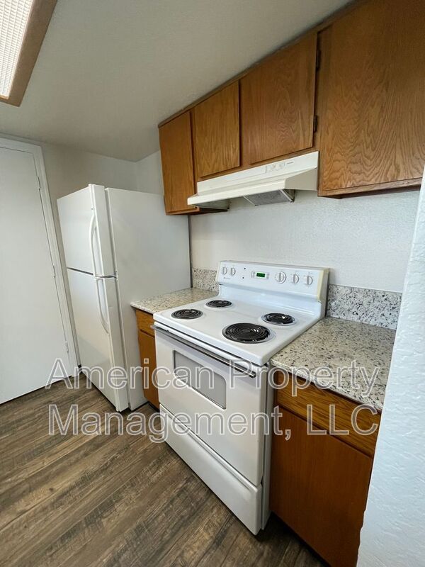 Building Photo - 13140 E 44th St