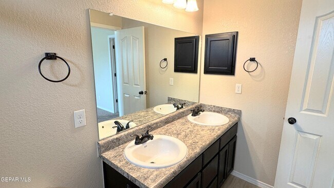 Building Photo - 14753 Oldenberg Ct