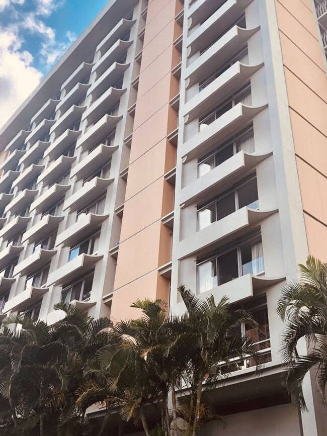 Building Photo - 1511 Nuuanu Ave