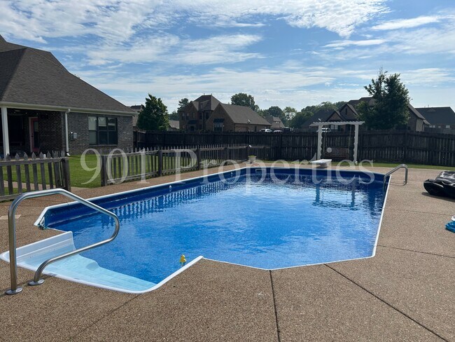 Building Photo - 14383 Buttercup Dr