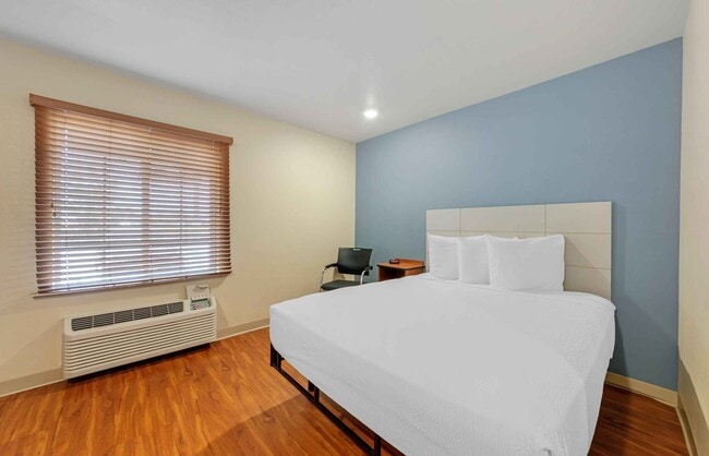 Building Photo - Furnished Studio-Fort Lauderdale - Airport - West