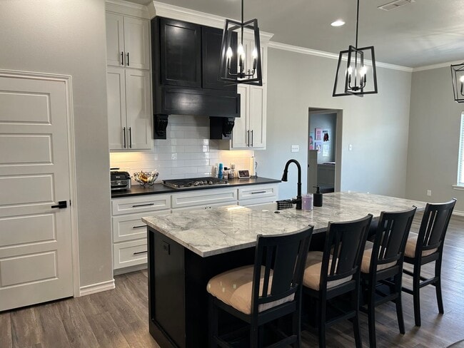 Building Photo - 1104 N Granby Ave