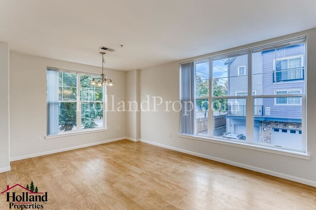 Building Photo - Wonderful 3 Story Condo in Hillsboro!