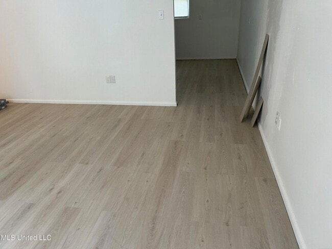 Building Photo - 2534 Cypress Ave