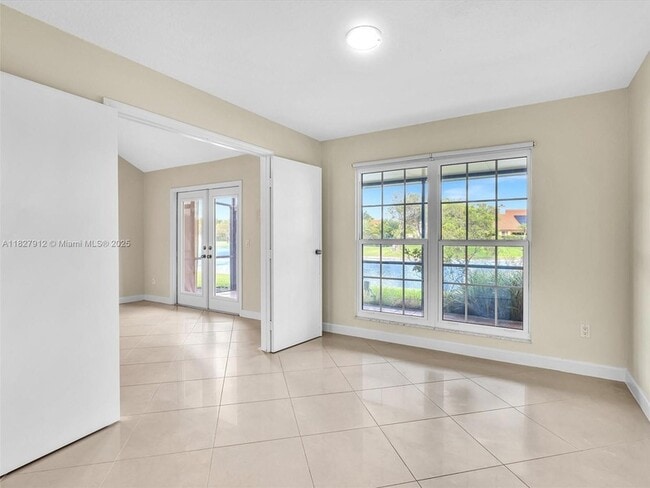 Building Photo - 10323 Hidden Springs Ct
