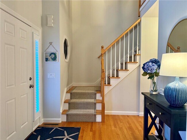 Building Photo - 34 Marian Ave