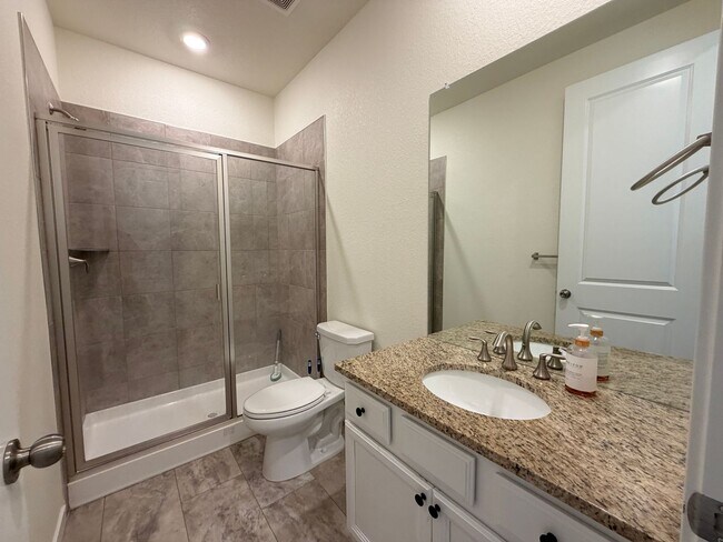 Building Photo - Exquisite Elizabeth Home