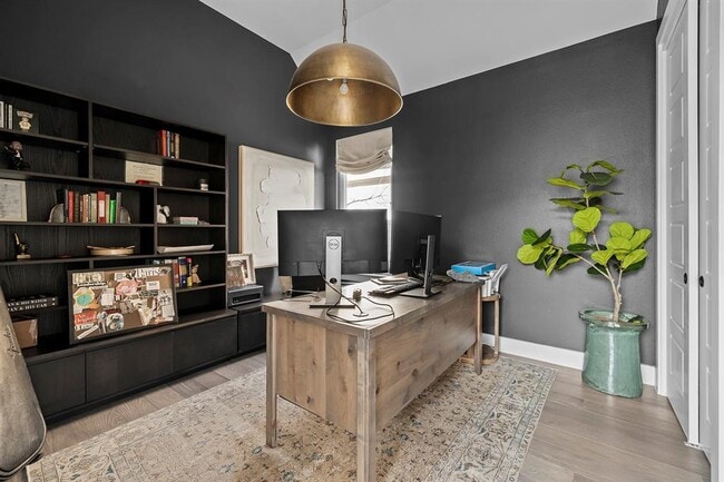 Building Photo - 404 Powell Cir