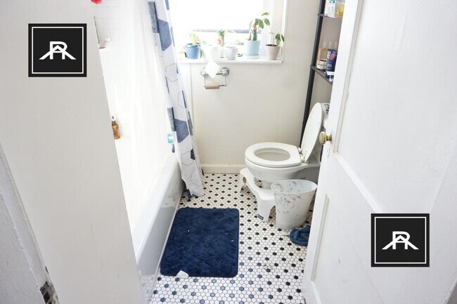 Building Photo - 4 bedroom in Allston MA 02134