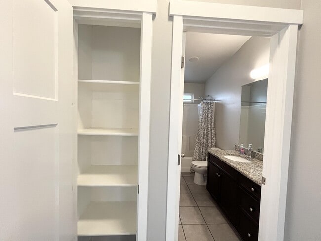 Building Photo - 621 Koins Way
