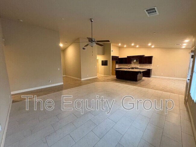 Building Photo - 4201 W Wren Ave