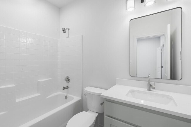 Building Photo - 307 Sterling St