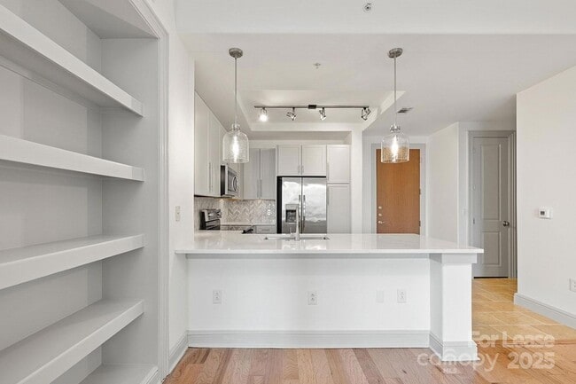 Building Photo - 125 W Tremont Ave