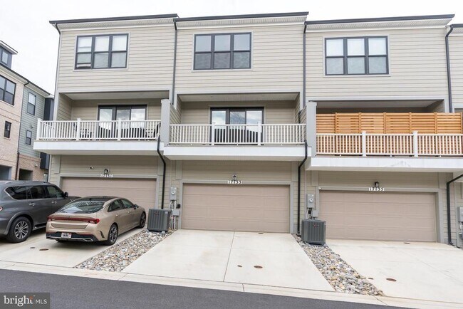 Building Photo - 17133 Hardisty Wy