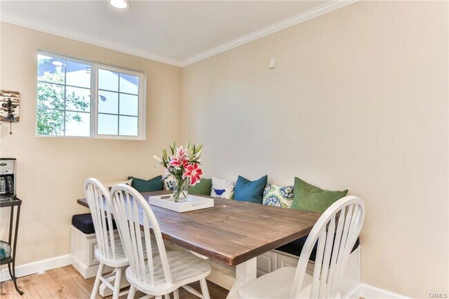 Building Photo - 15061 Drake Ln