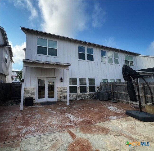 Building Photo - 223 Sapphire Dr