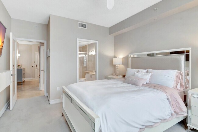 Building Photo - 3606 S Ocean Blvd