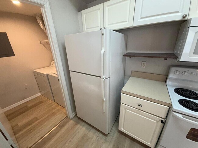 Building Photo - 5506 Metrowest Blvd